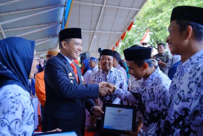 Bupati MYL, Prioritaskan Kesehatan dan Pendidikan di HKN dan HUT PGRI