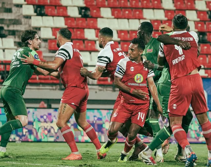 Hattrick Matias Mier, Barito Putera Gulung Bajul Ijo 3-0