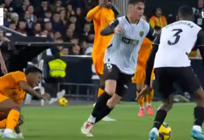 Dramatis! Real Madrid Tumbangkan Valencia 2-1 di Mestalla
