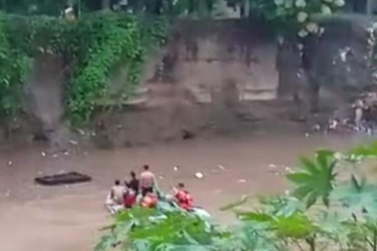 Siswa SMP Terseret Arus Deras, Polres Sumbawa Kerahkan Tim Gabungan