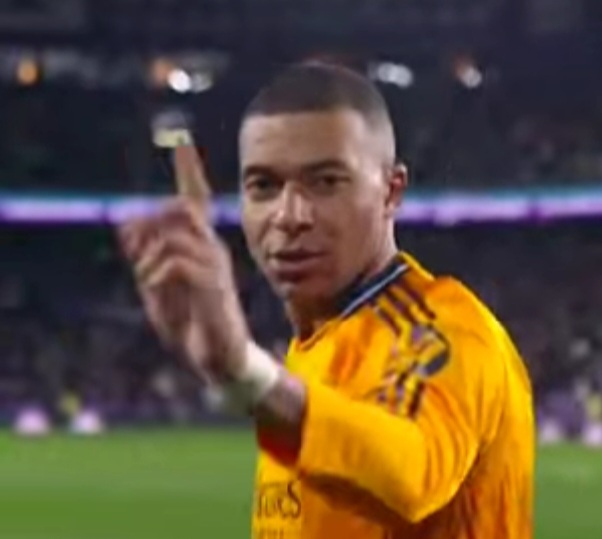 Hattrick Perdana Mbappe Angkat Madrid ke Puncak