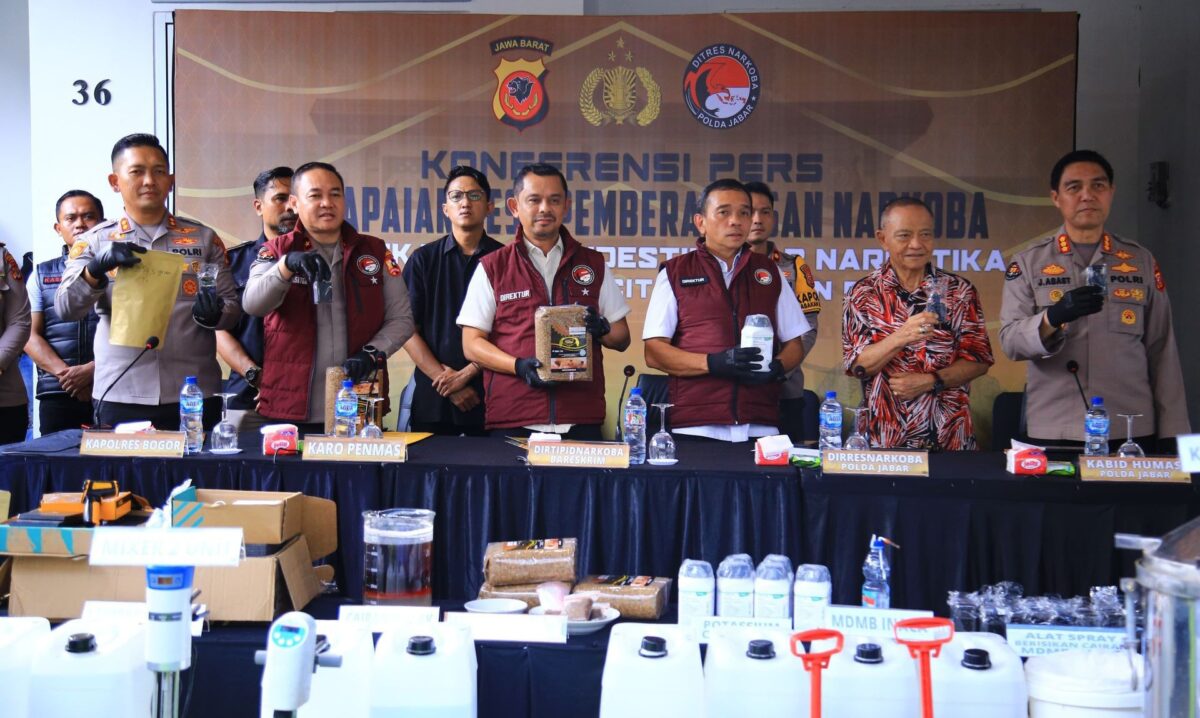 Polisi Sita 1 Ton Bahan Baku Tembakau Sintetis