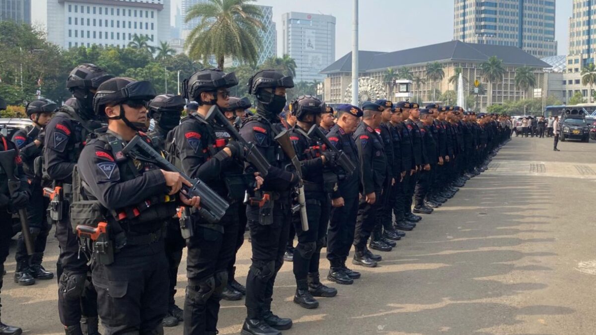 Polri Kerahkan Ribuan Personel Amankan Aksi Tolak UU TNI di Depan DPR