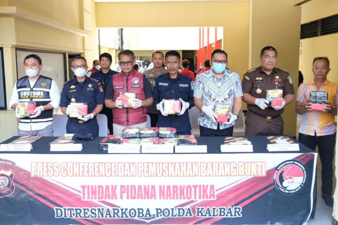 Polda Kalbar Musnahkan Hampir 20 Kg Sabu