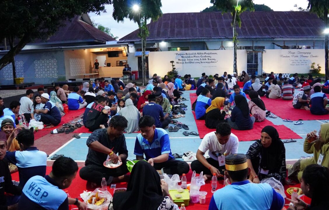 Rutan Pangkajene Ajak Warga Binaan Berbuka Puasa dengan Keluarga