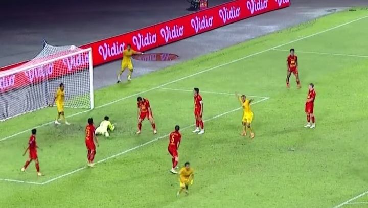 Semen Padang Bungkam Persija, Peluang Lolos Degradasi Terbuka