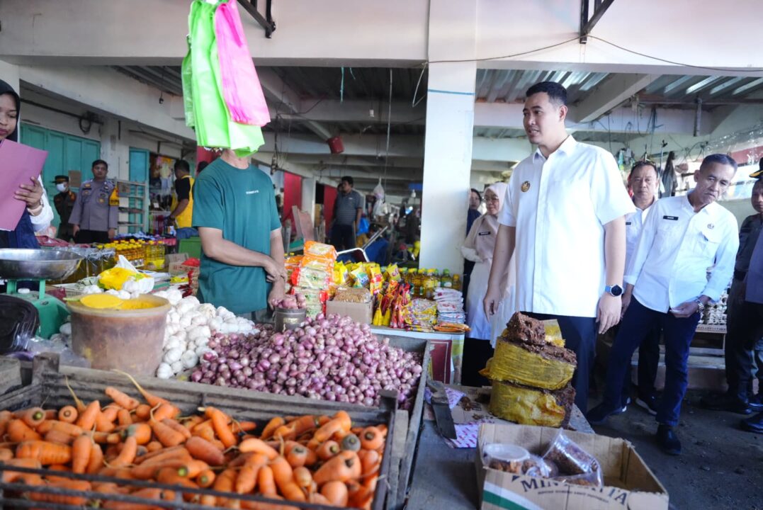 Pantau Harga dan Stok, Bupati Pangkep Sidak Pasar Sentral Jelang Hari Raya