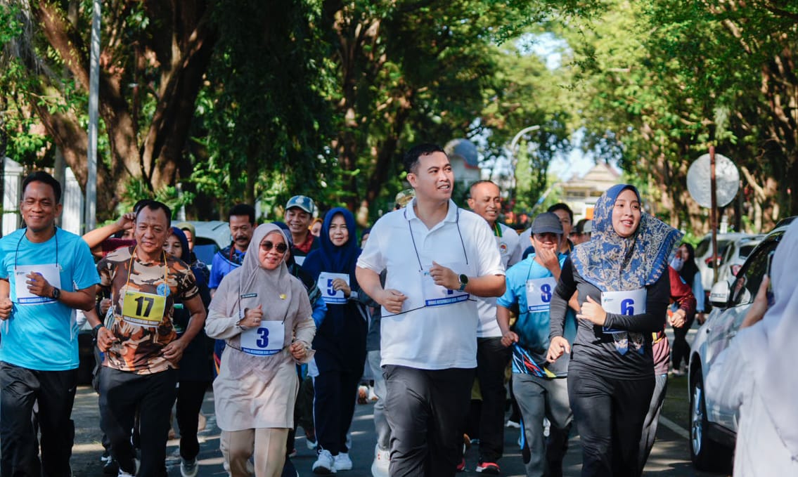 Ratusan ASN dan non ASN di Pangkep jalani tes kesehatan dan kebugaran