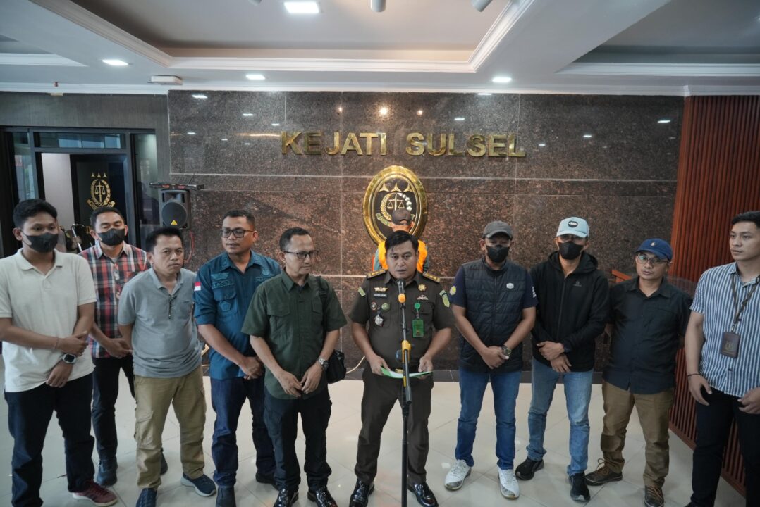 Tim Tabur Kejati Sulsel Tangkap Buronan Kasus Korupsi Dana Desa Siatu