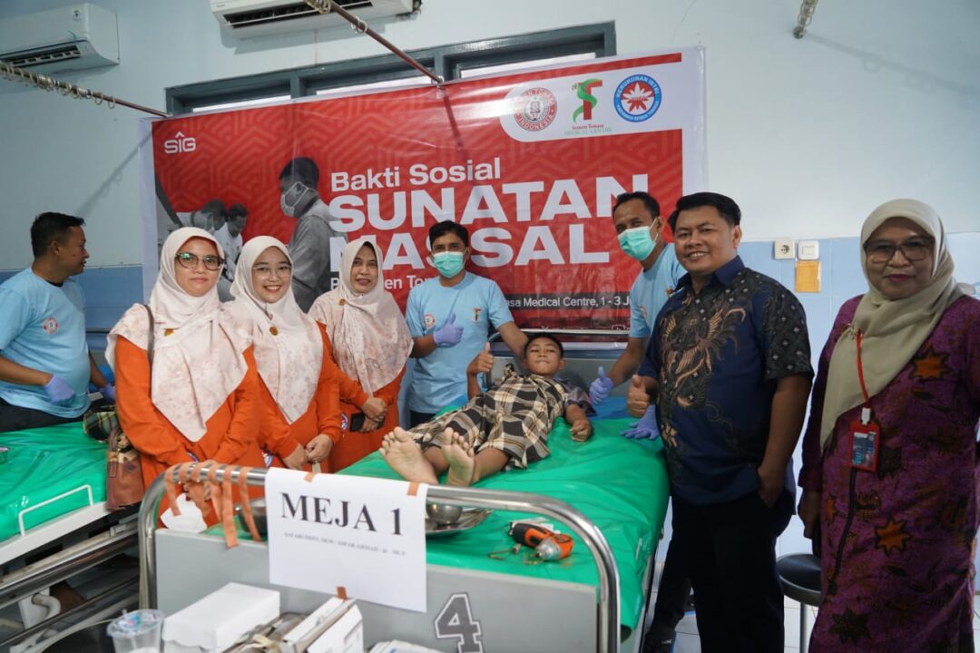 PT Semen Tonasa Gelar Sunatan Massal Gratis