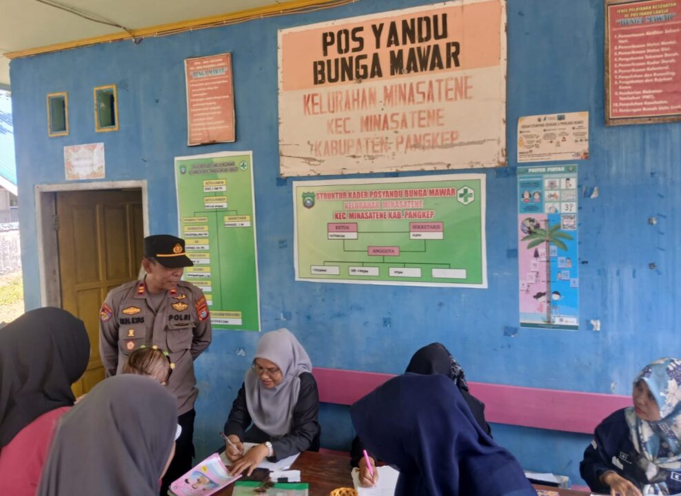 Kapolsek Minasatene Monitor Langsung Kegiatan Posyandu, Dukung Pencegahan Stunting di Pangkep