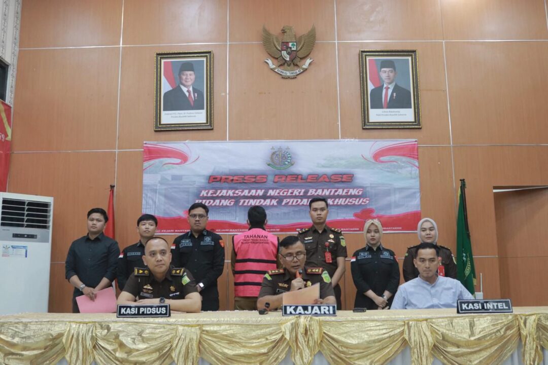 Kejari Bantaeng Tahan Camat Aktif, Diduga Korupsi Dana Desa 2025