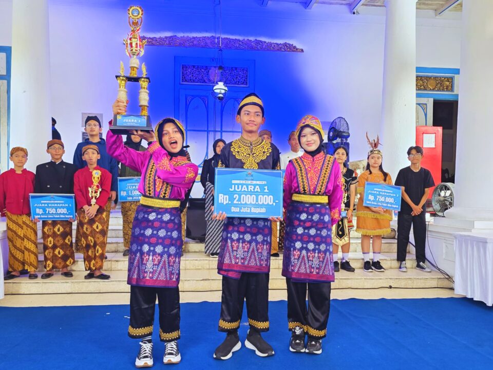 Tim LCC SMP Muhammadiyah PK Sabet Juara 1 Tingkat Kota Surakarta