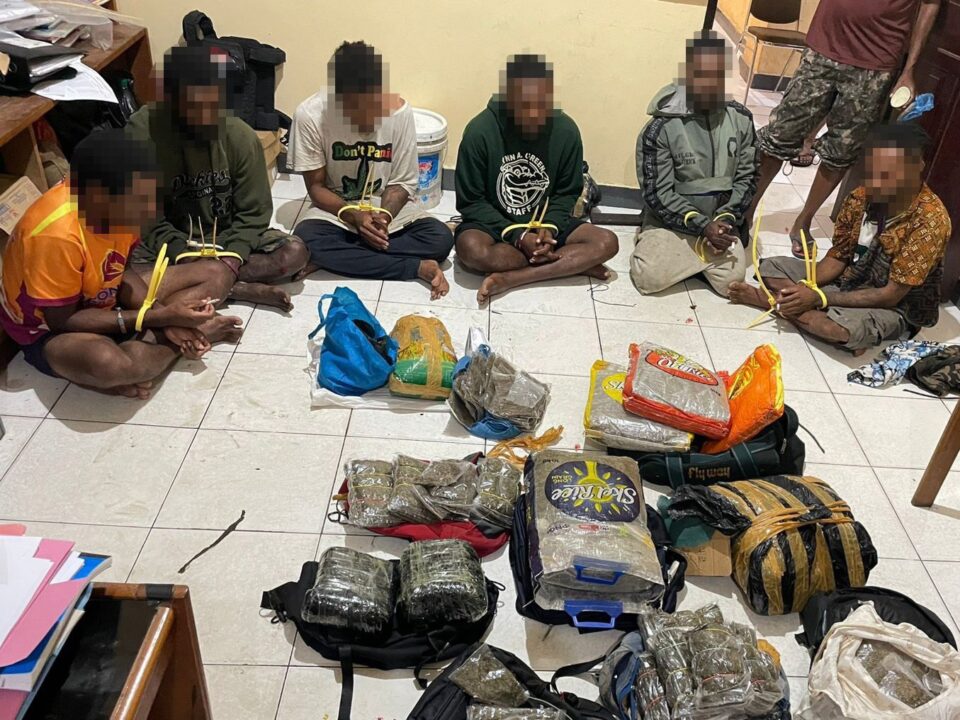 Polairud Polda Papua Amankan Ganja dari PNG