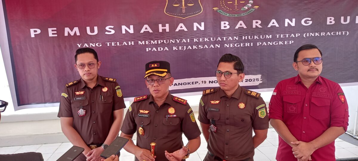 Eksekusi Putusan Pengadilan, Kejari Pangkep Musnahkan Barang Bukti Inkracht
