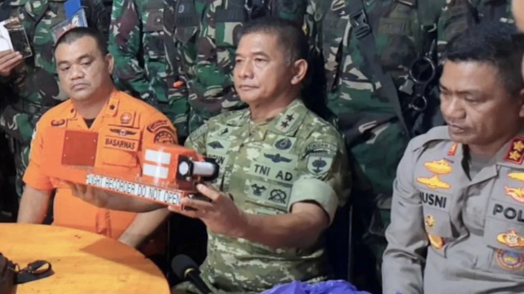 Black Box ATR 42-500 Akhirnya Ditemukan di Lokasi Jatuhnya Pesawat