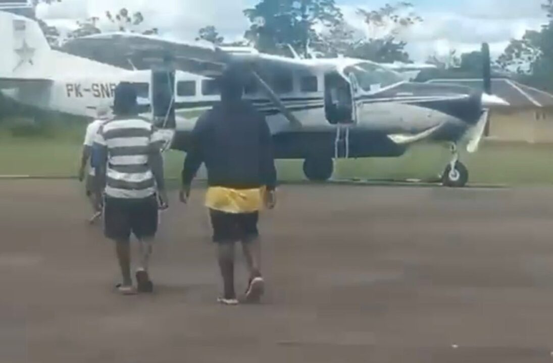 Pesawat Smart Air Ditembak KKB di Papua, Dua Pilot Tewas