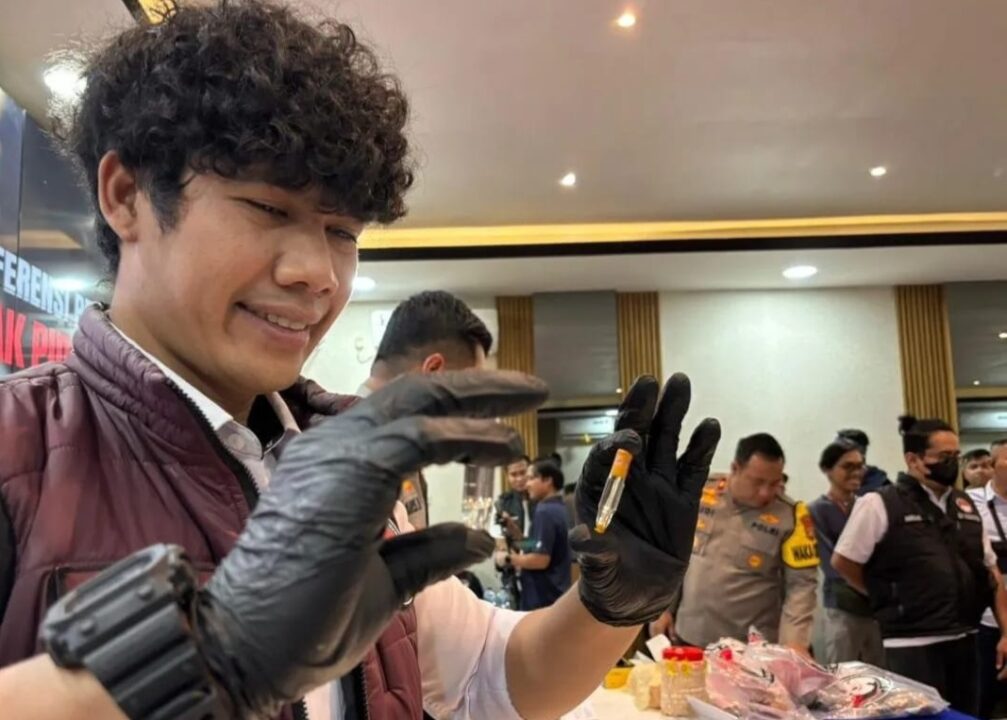 Bawa Sabu dan Inex, Dua Pria Asal Purwakarta dan Pekanbaru Diamankan Polisi