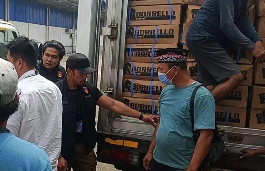 Jelang Lebaran, Polisi Gagalkan Peredaran 9 Ton Daging Impor Kedaluwarsa