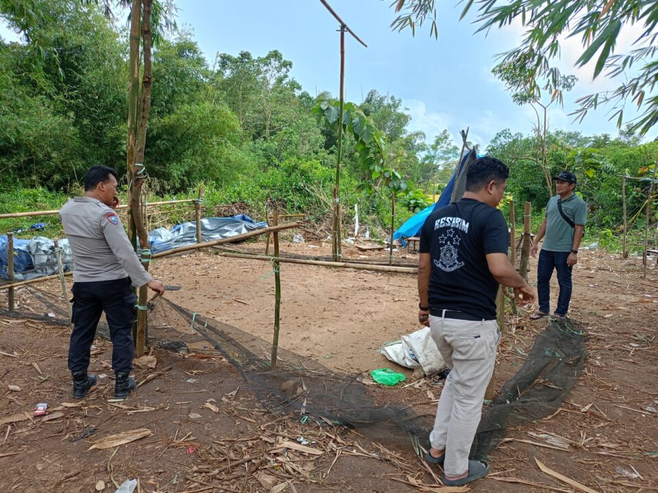Polsek Labakkang Bongkar Arena Sabung Ayam di Barabatu Saat Ramadan