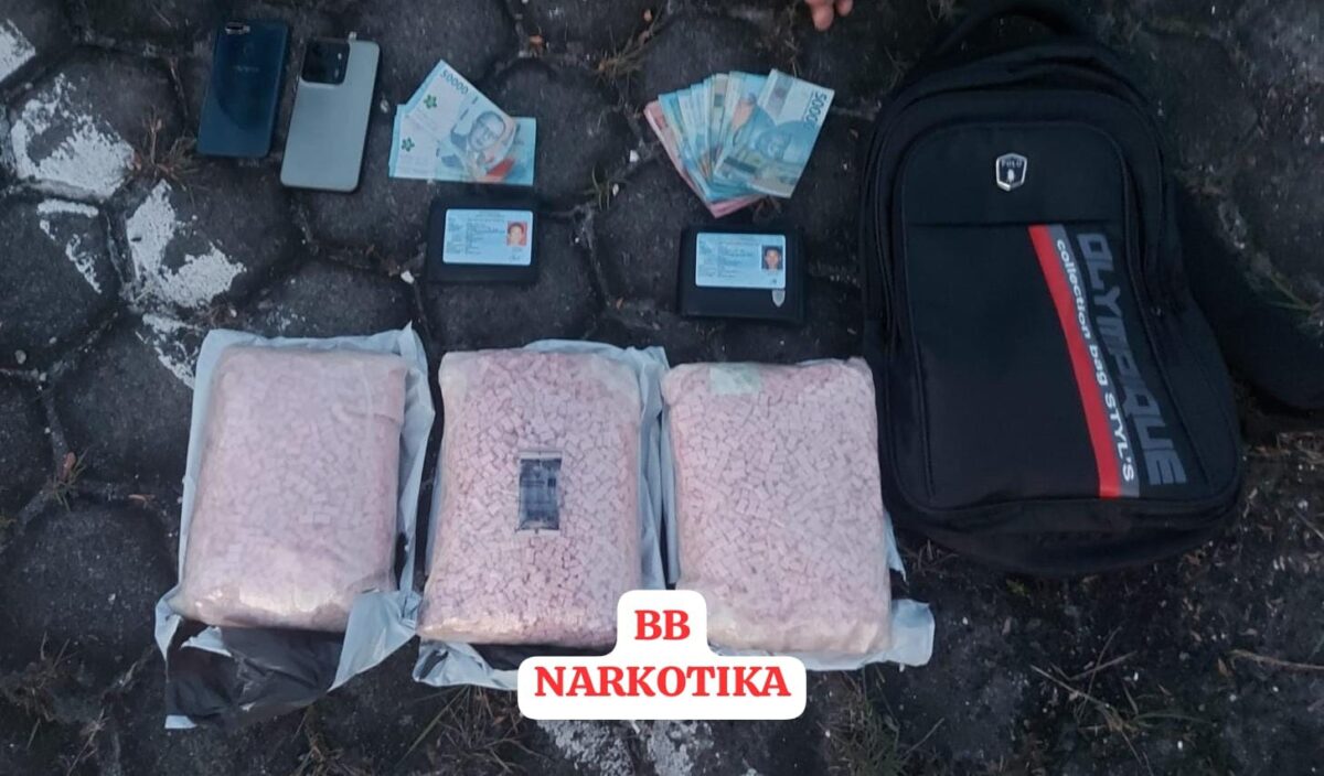 Bareskrim Tangkap Dua Kurir 30 Ribu Ekstasi di Pelalawan