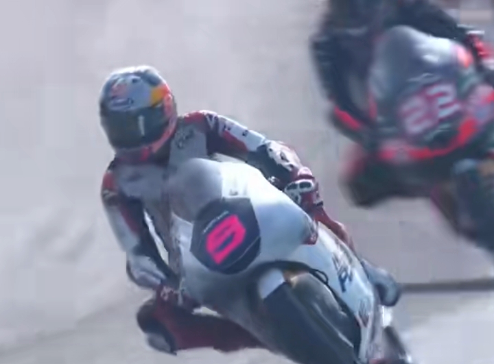 Maximo Quiles Juara, Veda Ega Pratama Jadi Kejutan Besar di Moto3 Spanyol