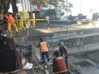 Respons Cepat Pemkot Makassar, Sampah di Pantai Losari Langsung Diangkut