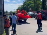 Tak Kenal Libur, BPBD Makassar Bersihkan Tumpukan Sampah di Kanal Kandea