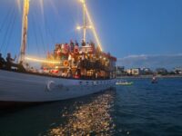 Delegasi 28 Negara Terpesona Sunset di Kapal Pinisi, Appi Promosikan Makassar ke Dunia