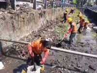 Aduan Warga via Lontara Plus Direspons, PU Makassar Normalisasi Saluran di Jalan Pengayoman