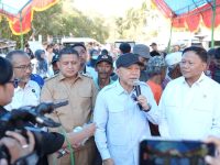 Wali Kota Makassar Dampingi Zulkifli Hasan Tinjau Kampung Nelayan Merah Putih Untia