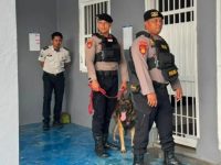 K9 Polda Lampung Sisir Blok Hunian Lapas Bandar Lampung