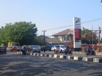 Antrian Panjang di SPBU Pangkep Picu Kemacetan di Jalan Sultan Hasanuddin