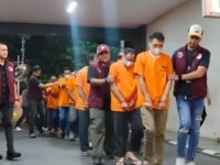 Bareskrim Polri mengungkap peran 10 tersangka dalam kasus laboratorium sabu ilegal di Pidie, Aceh.