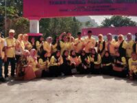 Andi Ilham Zainuddin bersama pengurus Golkar Pangkep dalam peringatan HUT ke-62 Partai Golkar