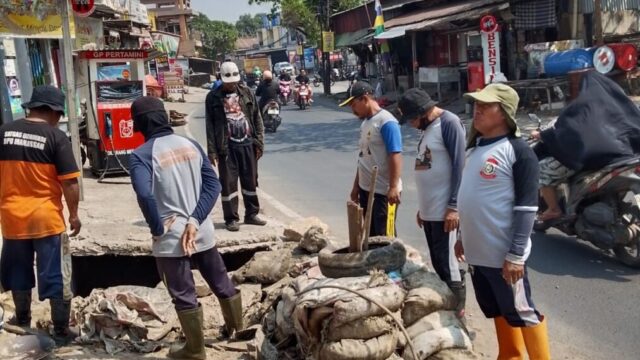 Paccerakkang Langganan Banjir, Pemkot Makassar Kerahkan 150 Personel Bersihkan Drainase