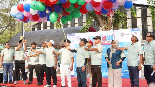 Puluhan Ribu Warga Padati Fun Walk HUT ke-58 Semen Tonasa, UMKM Ikut Panen Peluang