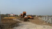 Penimbunan lahan pembangunan Stadion Untia oleh Pemkot Makassar
