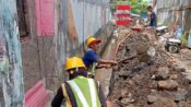 Pengerjaan perbaikan jalan dan drainase di kawasan Jalan Pongtiku Makassar