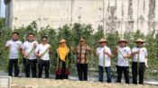 Kakanwil panen kacang panjang di Kebun SAE Lapas Bontang