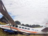 Pesawat Caravan Asian One Air PK-LTF tergelincir di Bandara Bilorai, Sugapa, Intan Jaya, Papua Tengah.