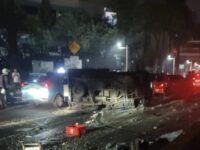 Kecelakaan Honda Mobilio dan mobil bak terbuka Isuzu di Jalan HR Rasuna Said Jakarta Selatan.