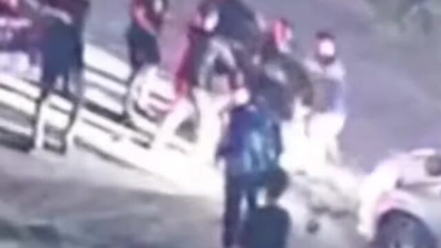Polisi mengamankan terduga pelaku kasus penikaman mahasiswa pelayaran di Makassar.